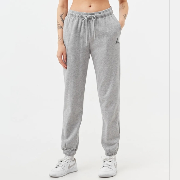 Nike Jordan Essentials Fleece Pants in Grey Size S - Picture 1 of 7